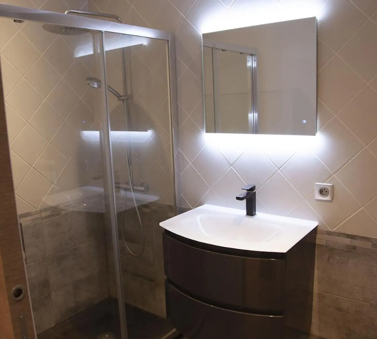 Appartement Hyper Centre-Ville Historique 80 M2 Шамбери