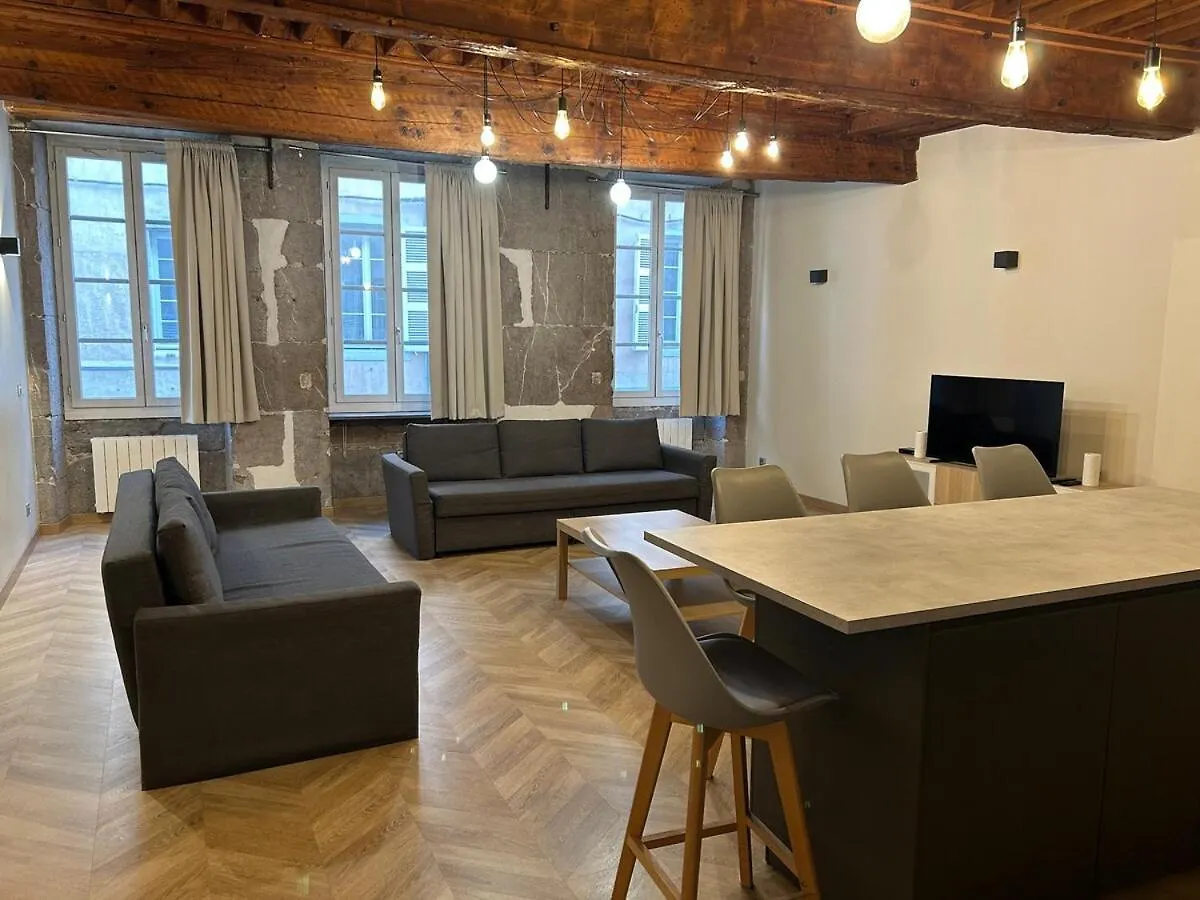 Апартаменты Appartement Hyper Centre-Ville Historique 80 M2 Шамбери